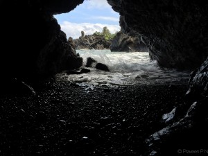 Lava tubes and caves Waianapanapa state park